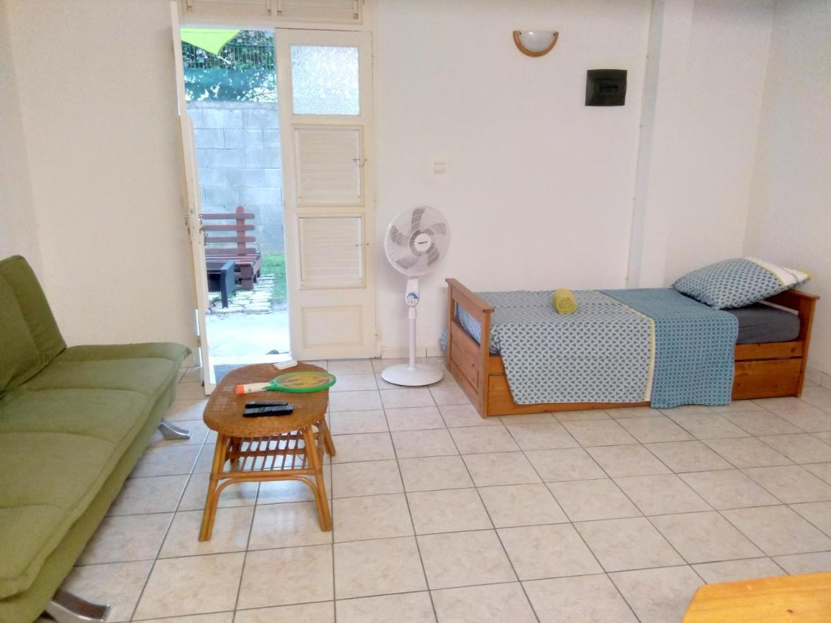 Apartmán F2 Rez De Jardin Carbet Le Carbet Exteriér fotografie